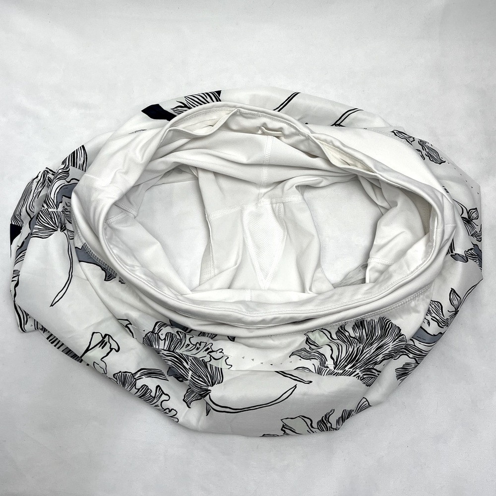 Athleta Laser Cut Floral Skirt Skort Sz Medium White Navy Mint Grey Black EUC - Picture 14 of 15
